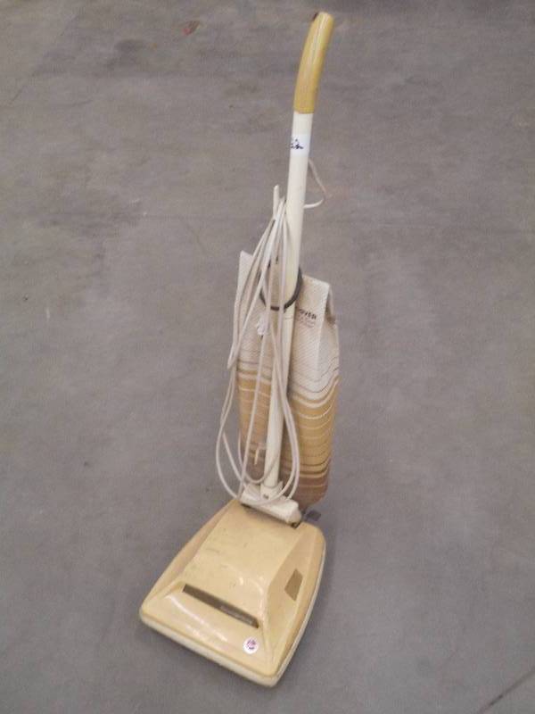 lot 22 image: Hoover Convertible Vacuum Cleaner ...