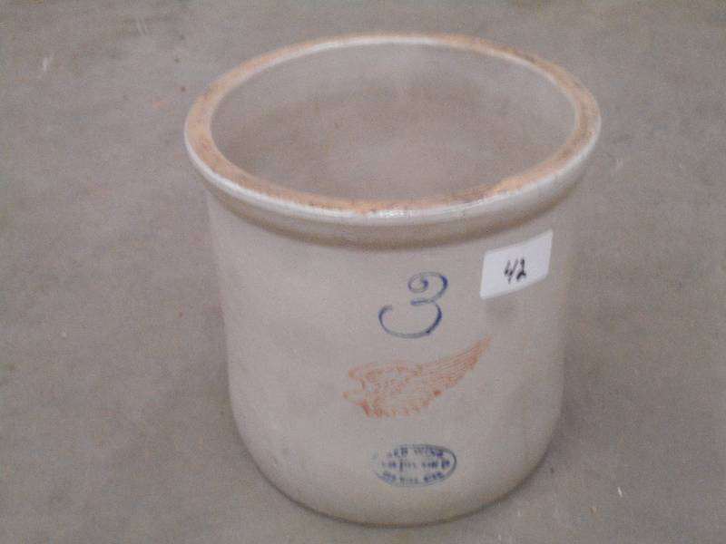 lot 42 image: Red Wing 3 Croc Pot ...
