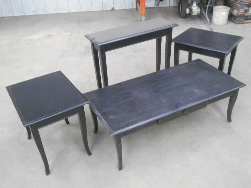 lot 45 image: 4-Piece Matching Black Furniture Se...
