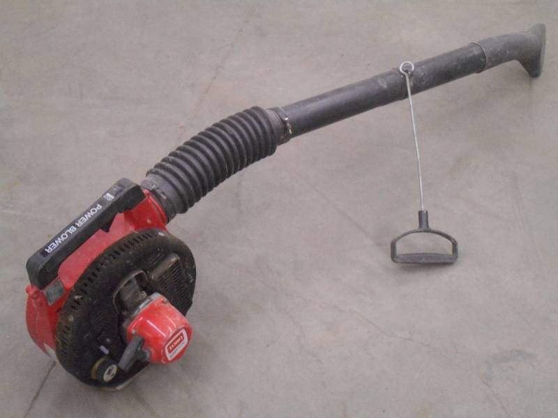 lot 51 image: Toro Handheld Gas Blower, Has Compr...
