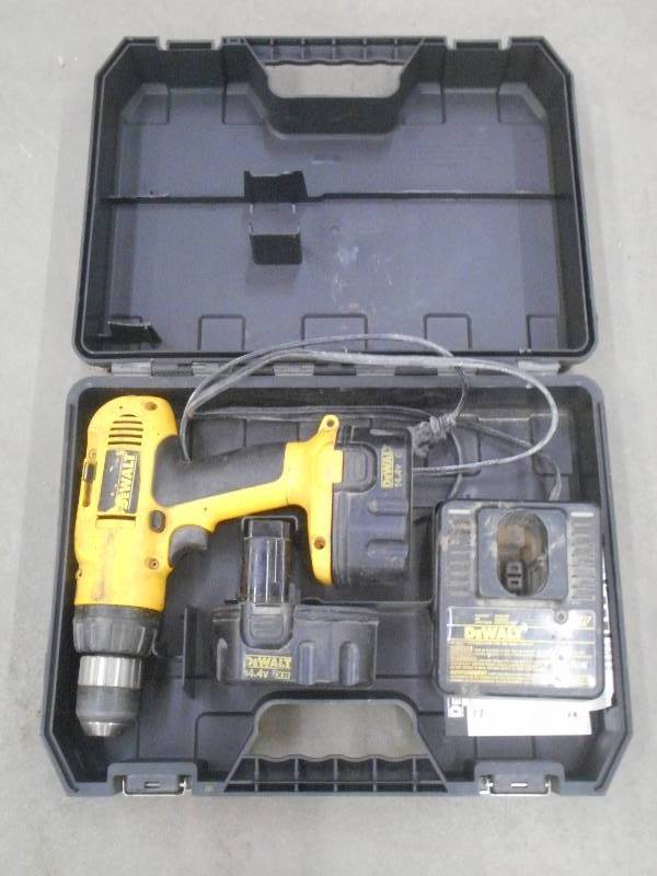 lot 54 image: DeWalt 14.4Volt 38 Cordless Drill...