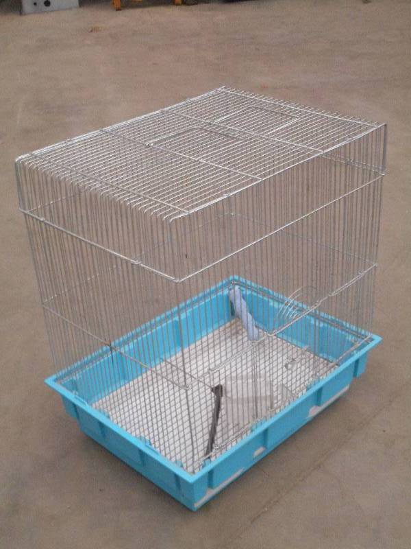 lot 59 image: Plastic-Based Bird Cage, 18 Width ...