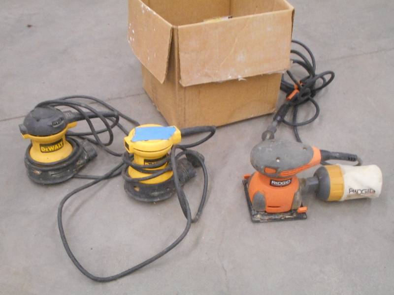 lot 62 image: Lot Of (3) Orbital Sanders ...