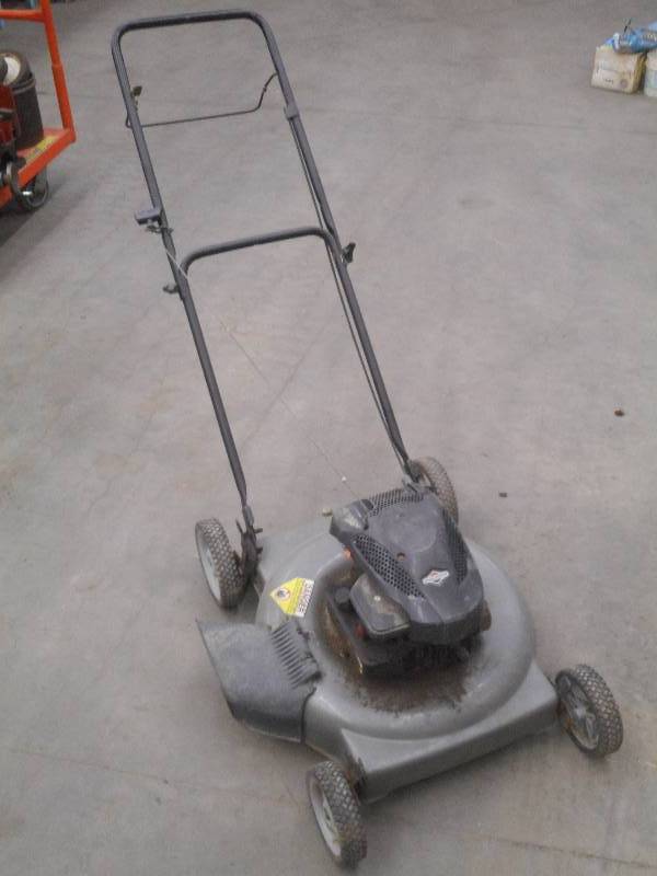 lot 70 image: Craftsman 21 Push Mower ...