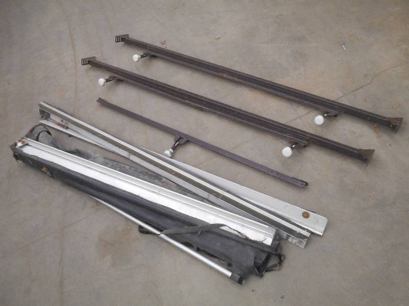 lot 73 image: Lot Of (1) Steel Bed Frame &(1) Ro...