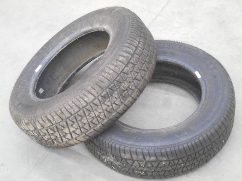 lot 91 image: (2) Near New P2056515 Tires ...