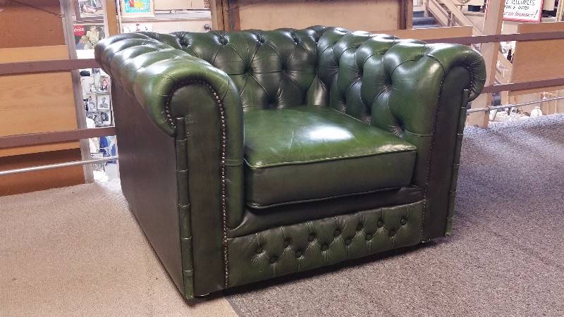 lot 12 image: Vintage Chesterfield Arm Chair