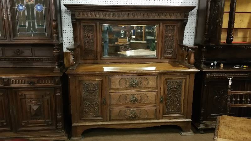 lot 6 image: Beautifully Carved 1890s English Oak Sideboard