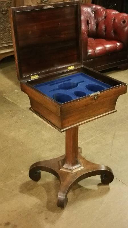 lot 19 image: 1840s English Late Regency Rosewood Tea Caddy