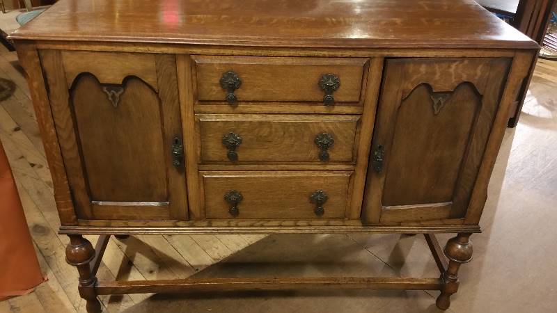lot 9 image: English Oak Sideboard w Drop Pulls & Great Patina