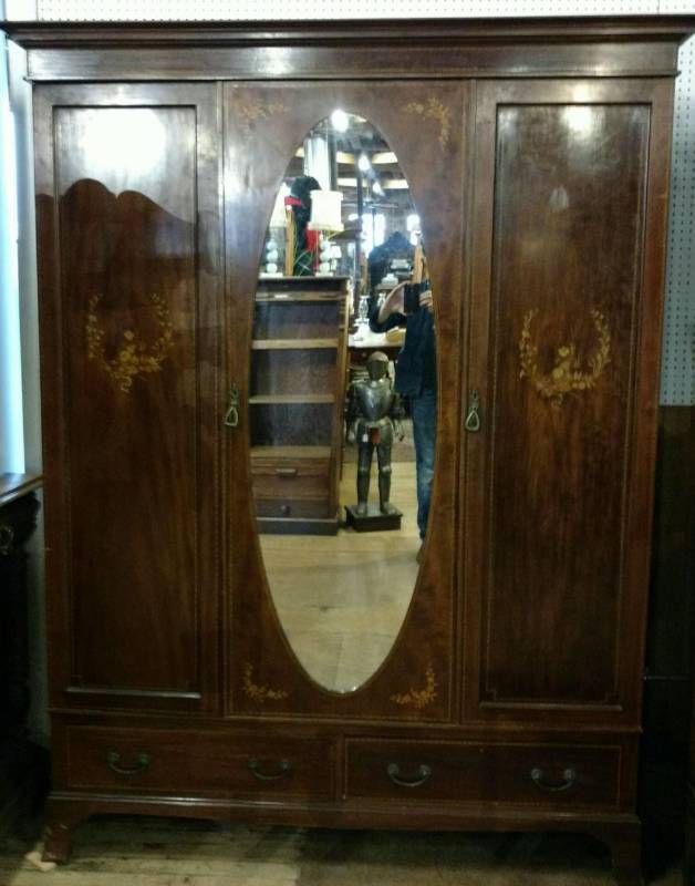 lot 8 image: Abbey Era Edwardian Wardrobe