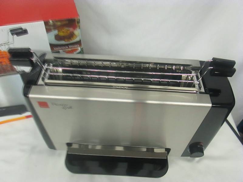 lot 30 image: Ronco Ready Grill