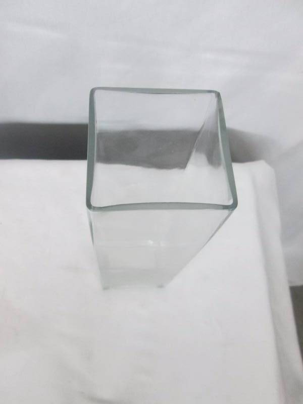 lot 80 image: Glass Rectangular Vase