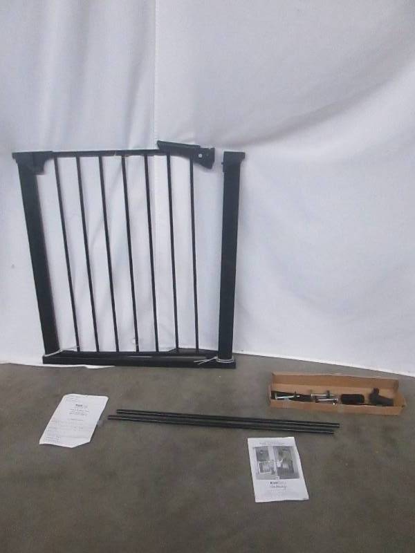 lot 34 image: KidCo Gateway Gate - Black
