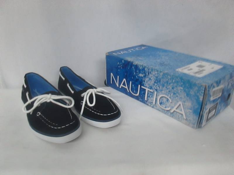 lot 50 image: Nautica Womens Pinecrest A Canvas Boat Shoe