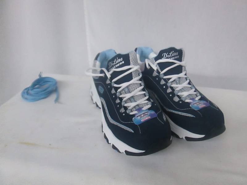 lot 45 image: Skechers Womens Centennial Memory Foam Walking Shoe - Wide
