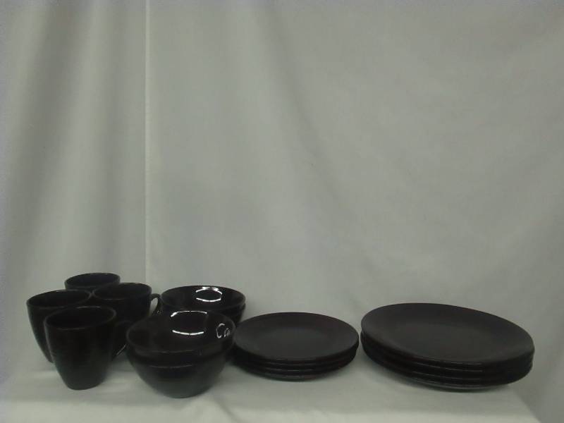 lot 33 image: Alcove Embossed 16-pc. Stoneware Dinnerware Set