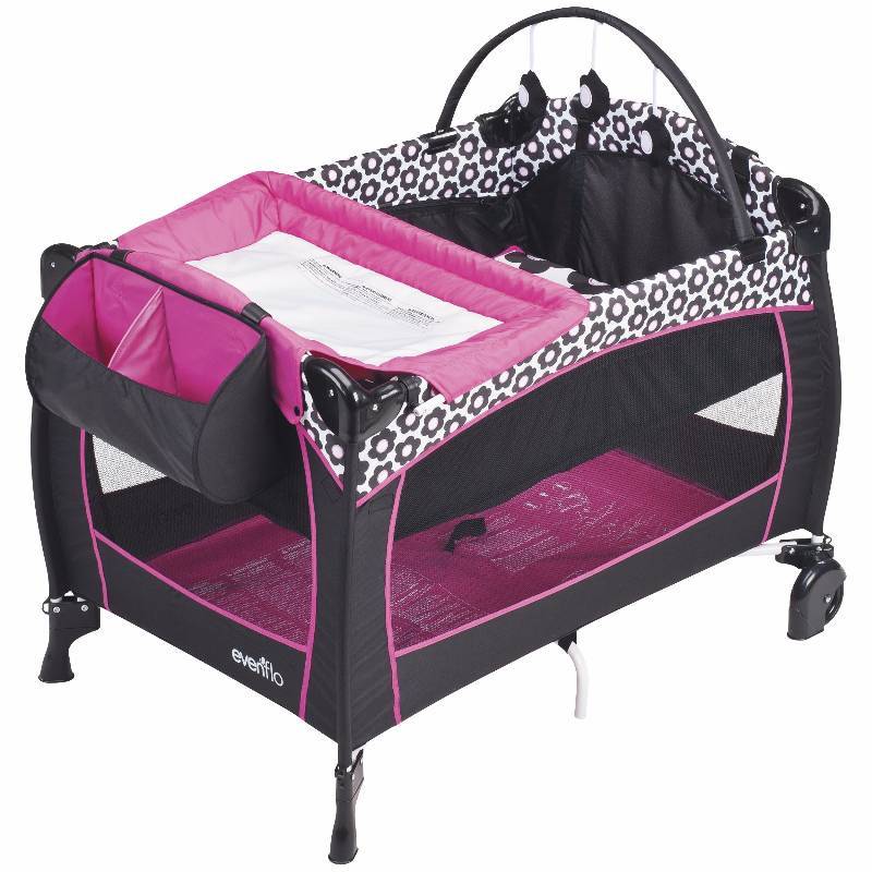 lot 18 image: Evenflo Marianna Portable BabySuite 300 BassinetPlay Yard