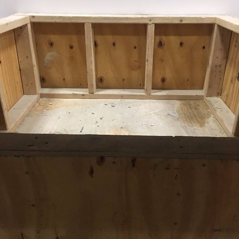 lot 192 image: Lot of (4) Pallet size mini storage crates