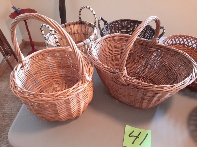 lot 41 image: Misc. Wicker Baskets as shown