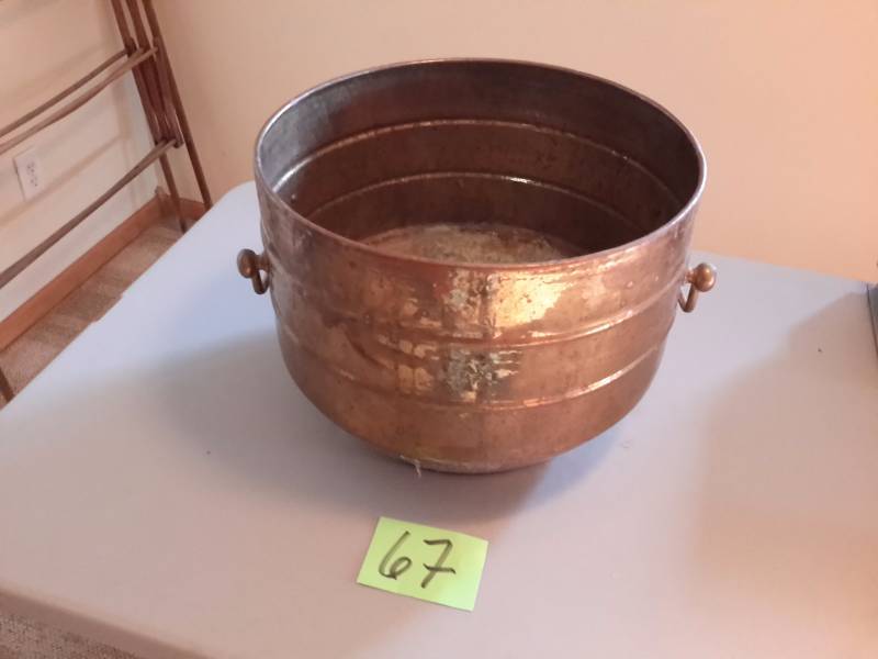 lot 67 image: Solid Brass planter.. Made in India