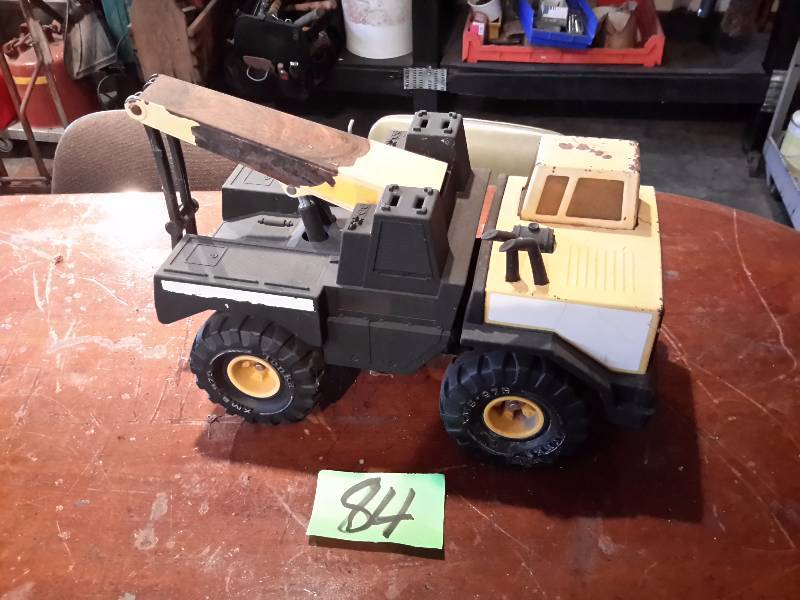 lot 84 image: Tonka Tow Truck as shown