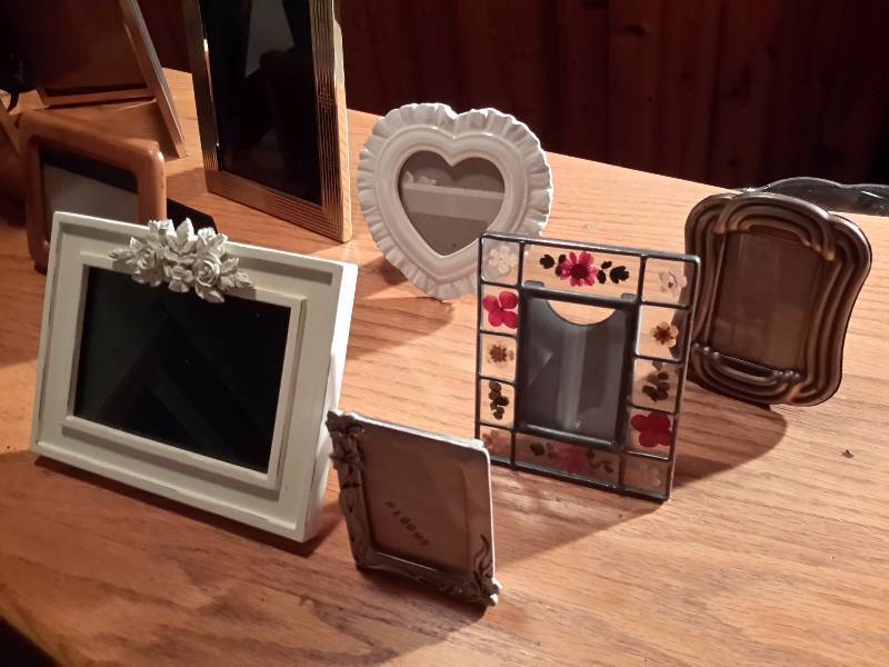 lot 13 image: Large lot of Frames as shown