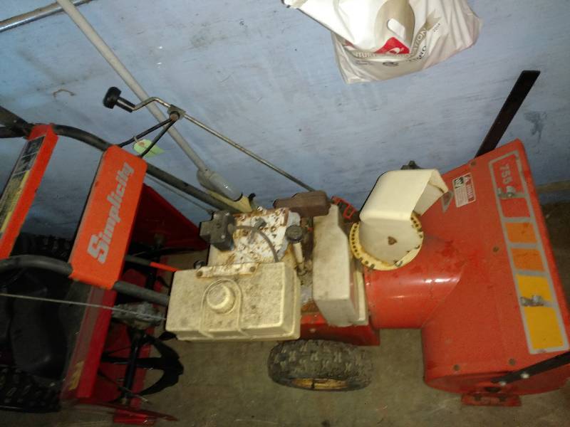 lot 1G image: Simplicity Snow Blower Model #755 Untested