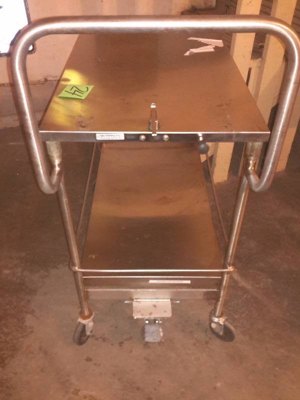 lot 24 image: Nice Stainless Steel Service Cart