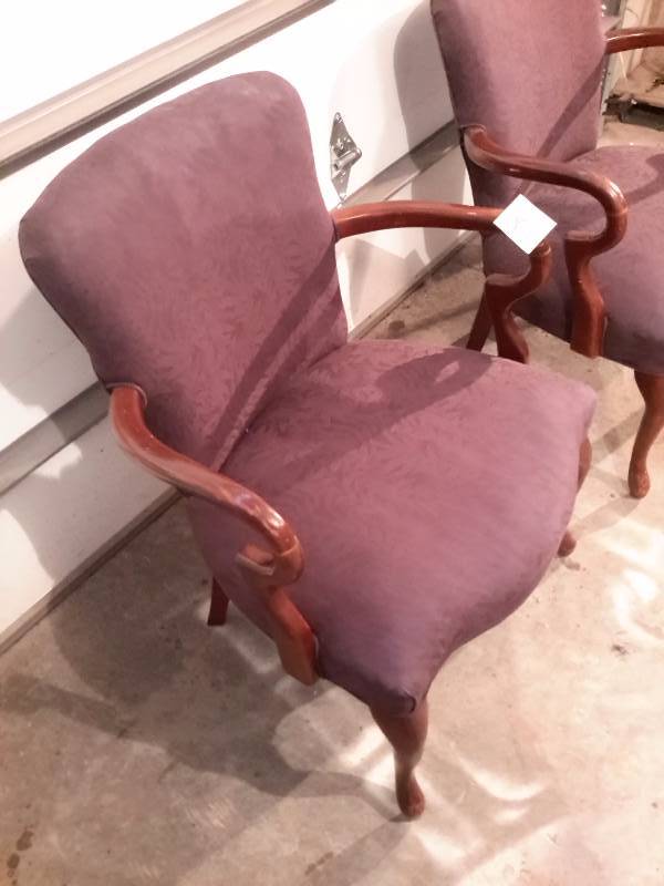 lot 99 image: 2 nice wood and upholstered matching side chairs