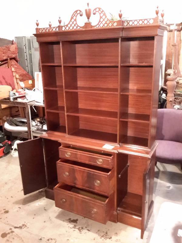 lot 1M image: Mahogany Shelf and storage unit
