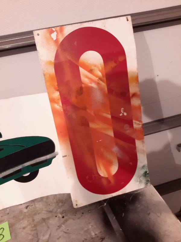 lot 108 image: Metal numbers and Metal Car Picture