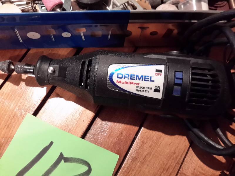 lot 113 image: DREMEL tool and bits