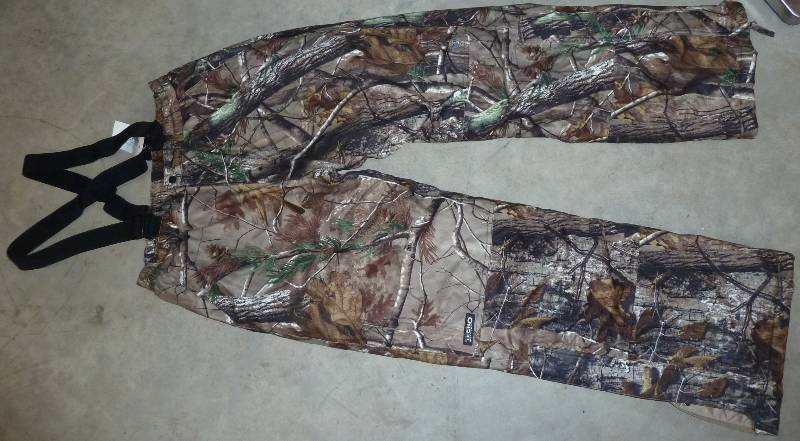 lot 6 image: Like New Tech20 hunting bibs - insu...