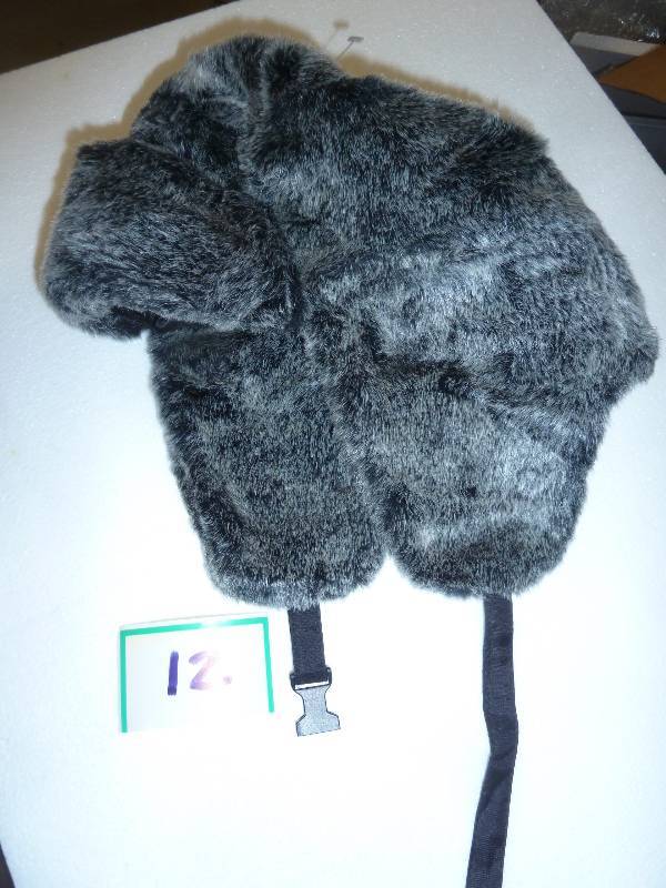 lot 12 image: Kids fake fur hat - new - clasp on ...