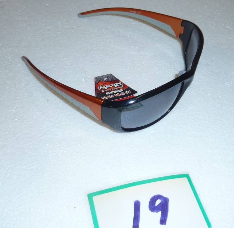 lot 19 image: New Igogg premier sunglasses...