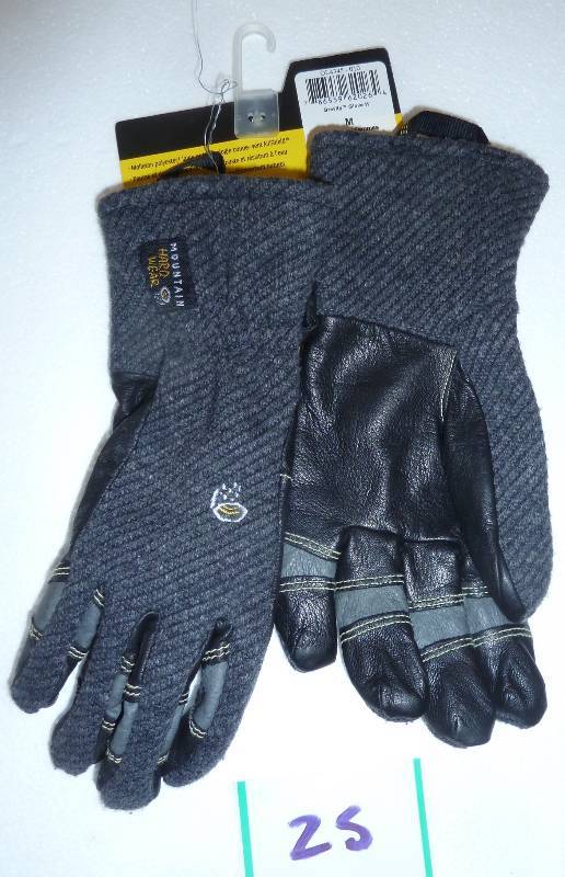lot 25 image: Womens Mountain Hardwear size Med g...