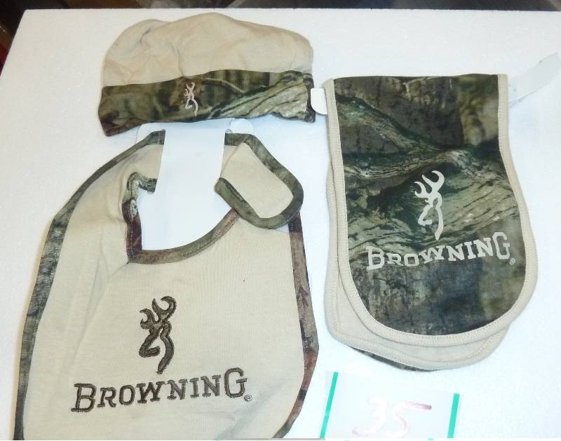 lot 35 image: Browning Baby bib and birp rag and ...