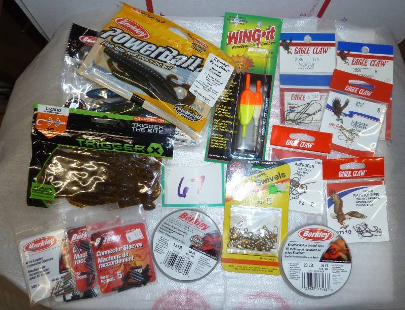 lot 67 image: Lot of fishing bait, hooks, bobbers...