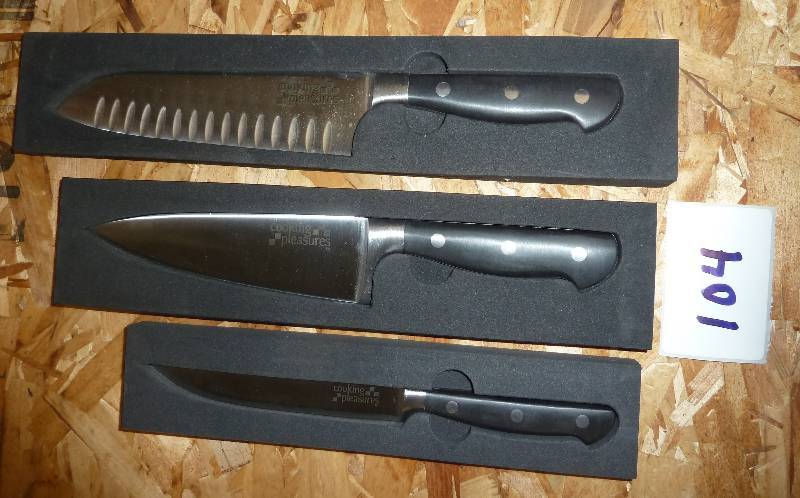 lot 104 image: 3 new kitchen knives - santoku, med...