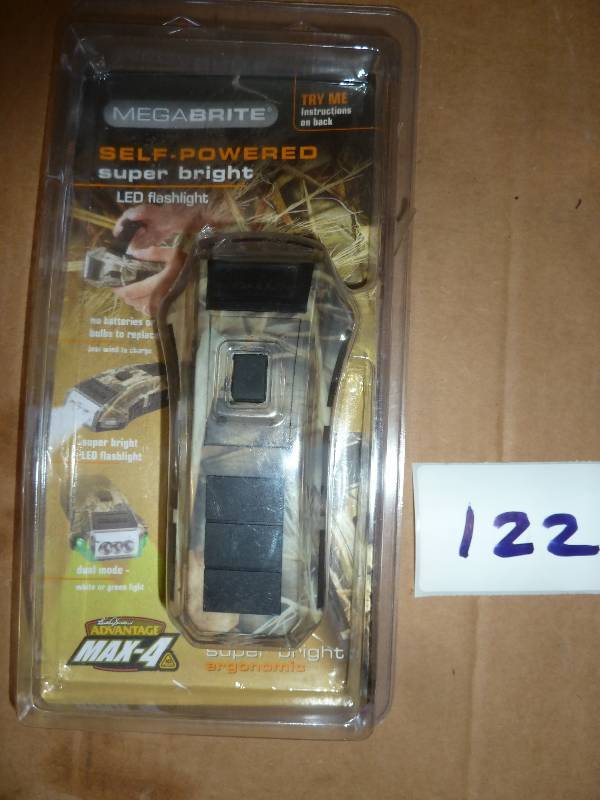 lot 122 image: camo led windup flashlight no batte...