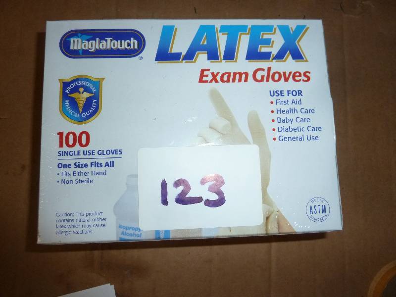 lot 123 image: box of 100 latex gloves...