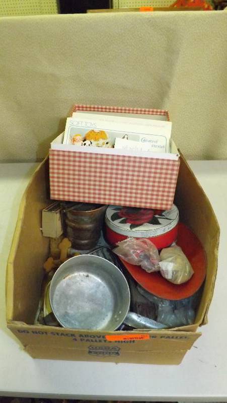 Box of Misc household items