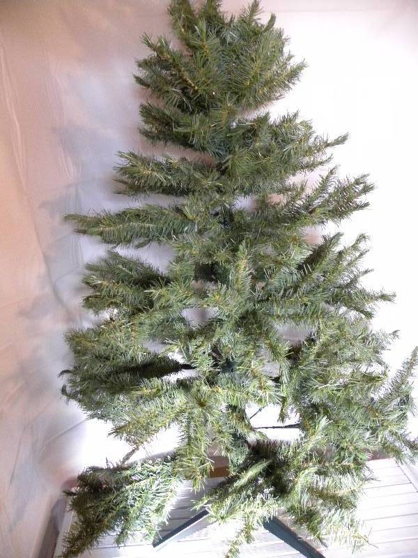 4.5ft christmas tree