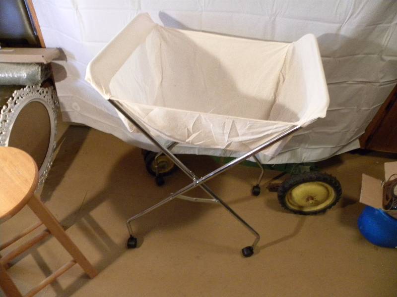 rolling laundry sorter
