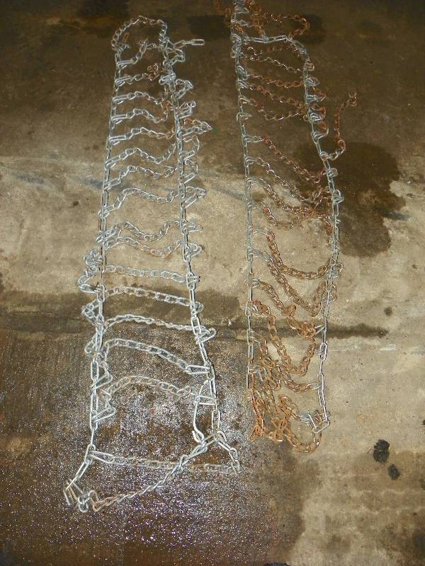 lot 10 image: 48 Tire Chains