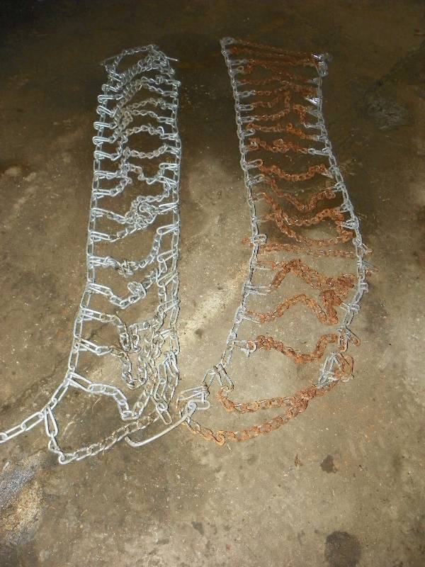 lot 14 image: 48 Tire Chains