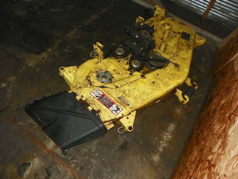lot 15 image: John Deere 54 Mowing Deck