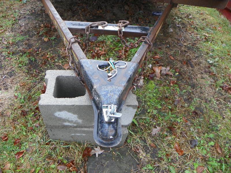 lot 22 image: Utility Trailer With Rear Ramp