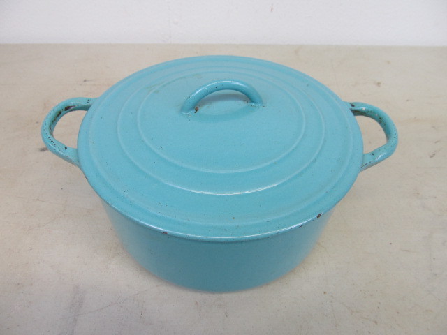 Early Vintage Le Creuset Cast Iron Enamel Dutch Oven